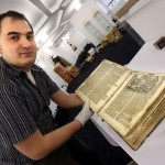 Sokolov, 18.11.2013, Petr Hamrozi, kurátor výstavy a Melantrichova Bible - druhé vydání (1556-1557), výstava ?Bible v?era, dnes a zítra?